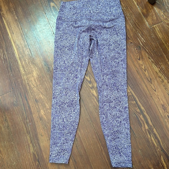 lululemon athletica Pants - Lululemon Activewear Purple Floral Leggings Women's Size 10